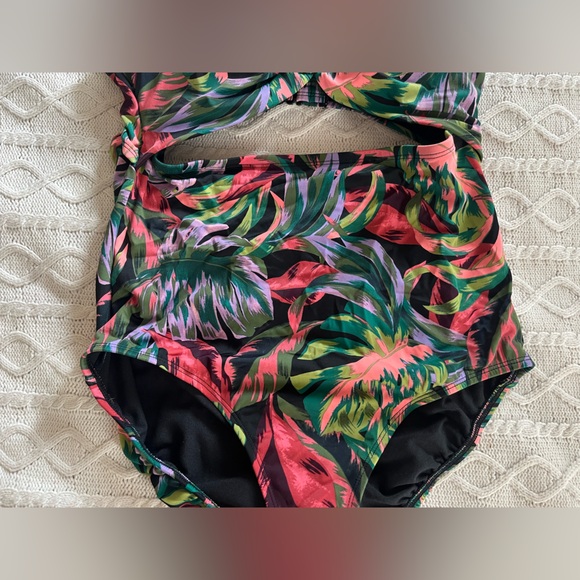 Time & Tru Tropical Print High Waisted One piece with Cutout Size L (12-14) - Picture 9 of 14